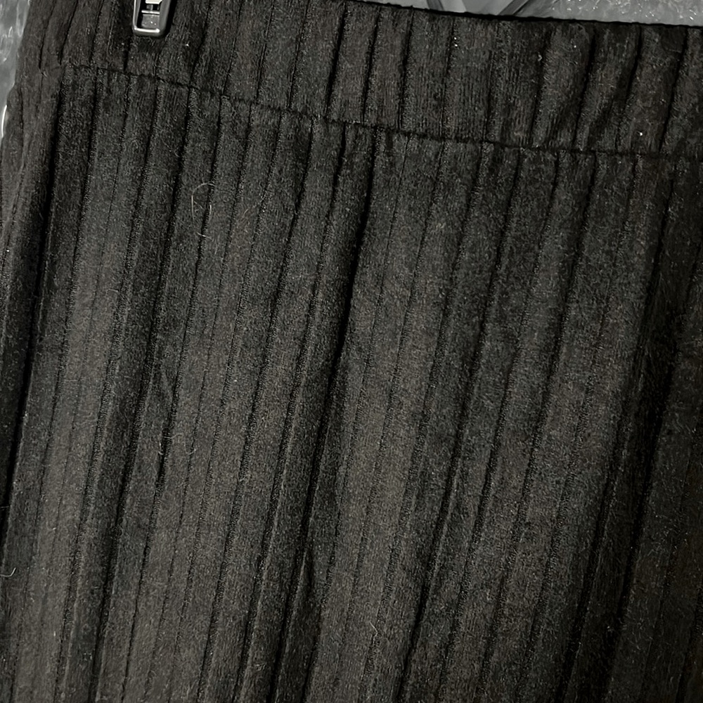 Universal Thread ~ NWT ~ Rib Knit Midi Skirt - Picture 3 of 6